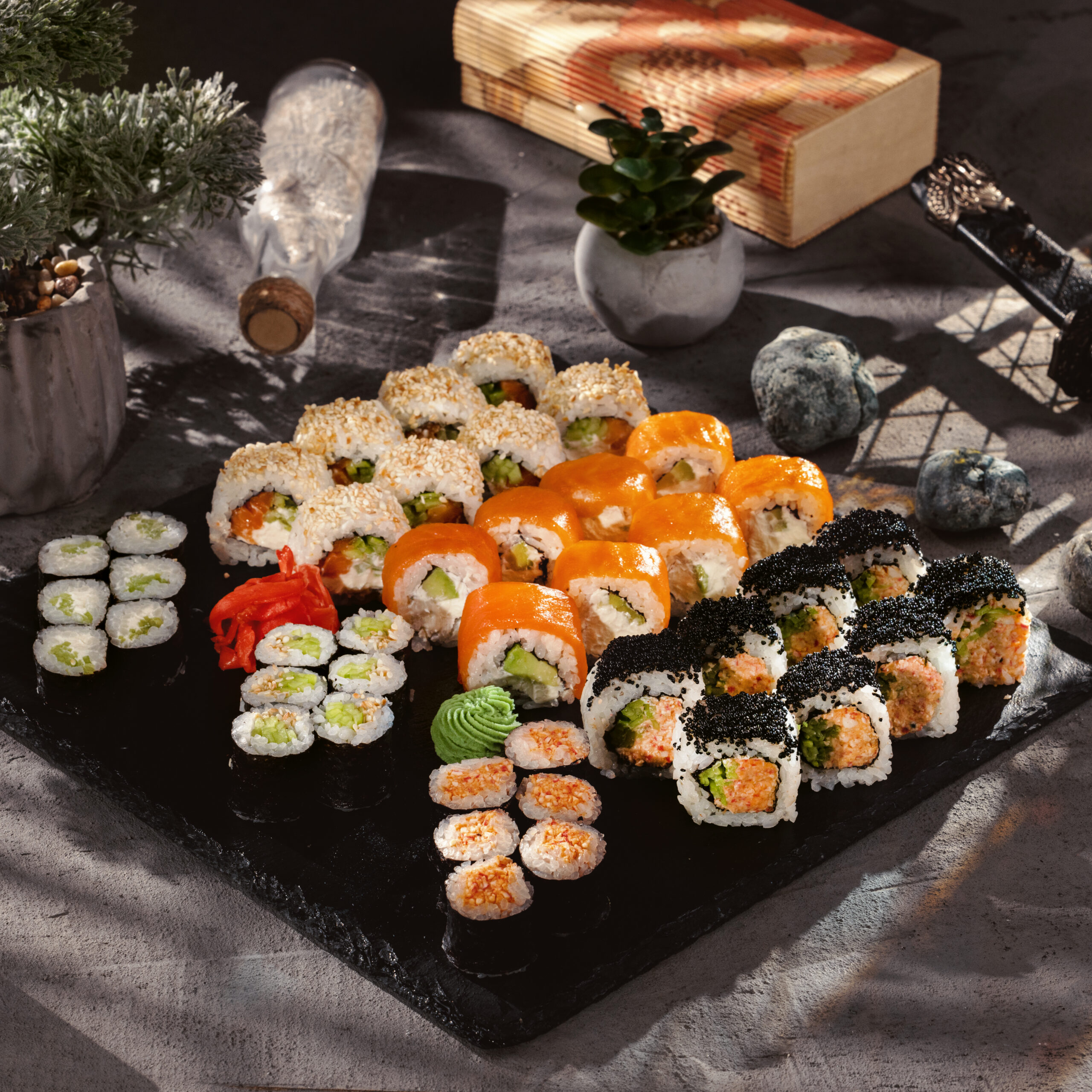 Sushi Set Mix For 3-4 Persons - 39 GEL - Picture of Oishi Sushi